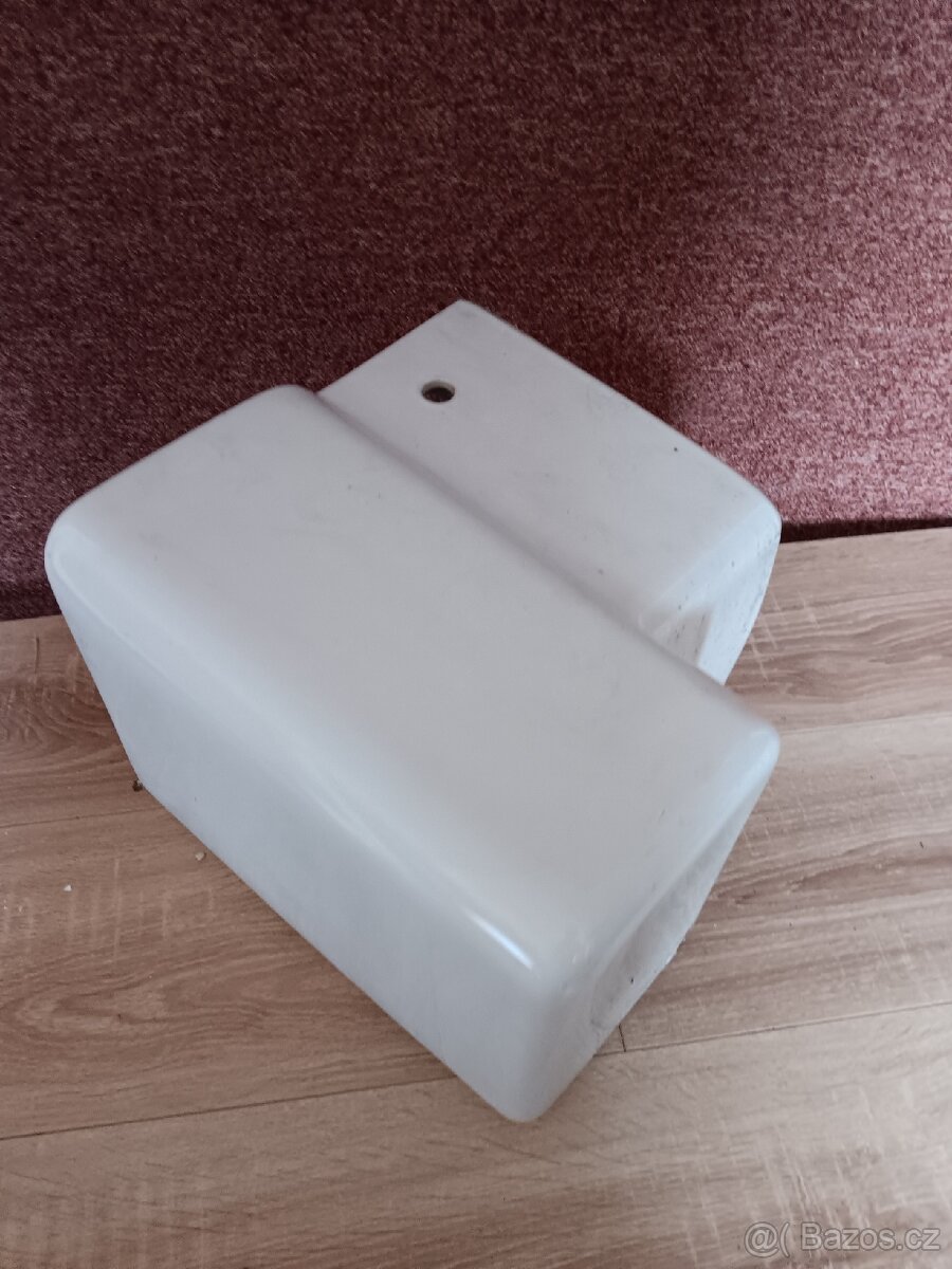 Kryt pod umyvadlo