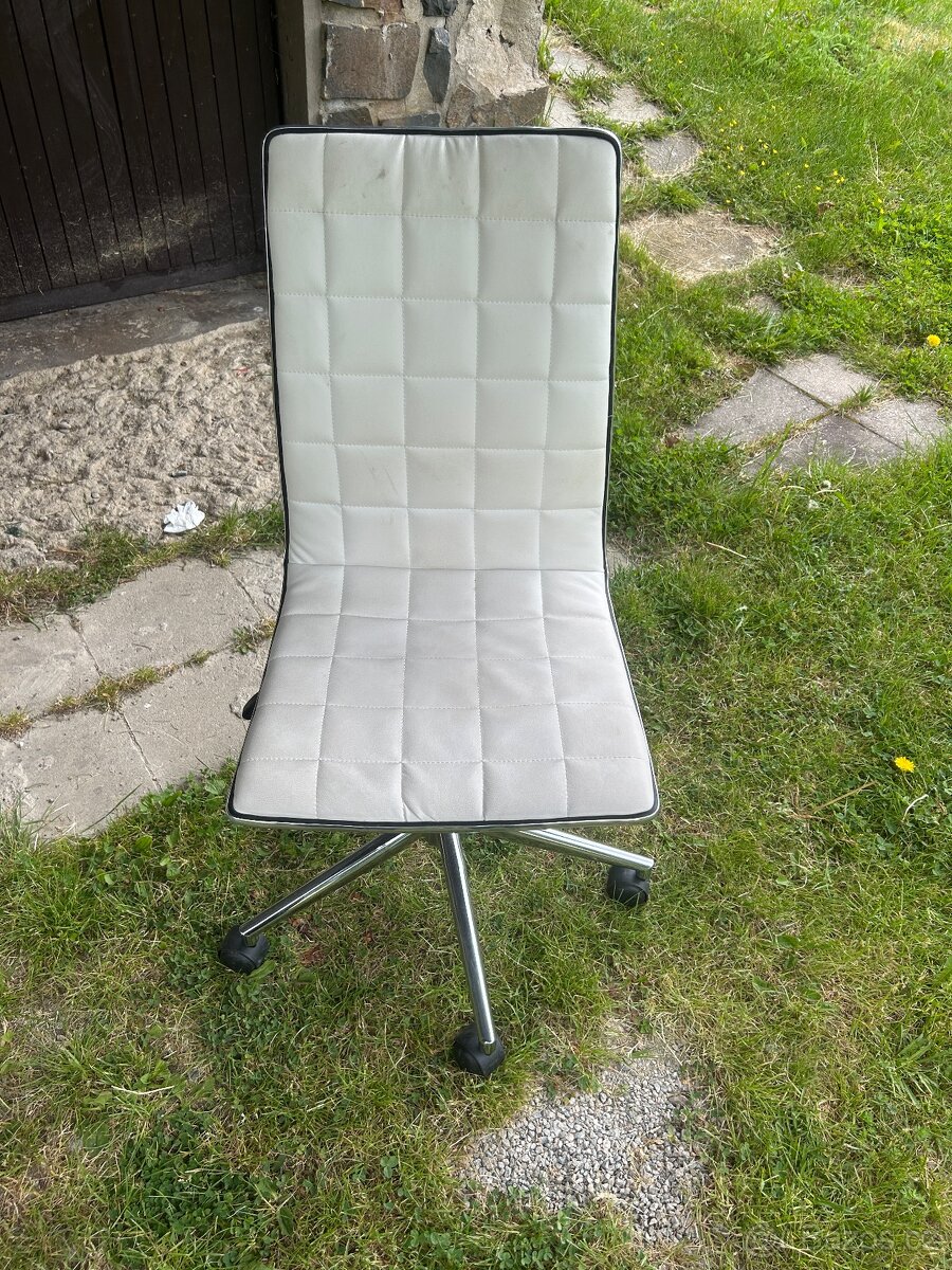 Prodám 2 ks kancelařske židle