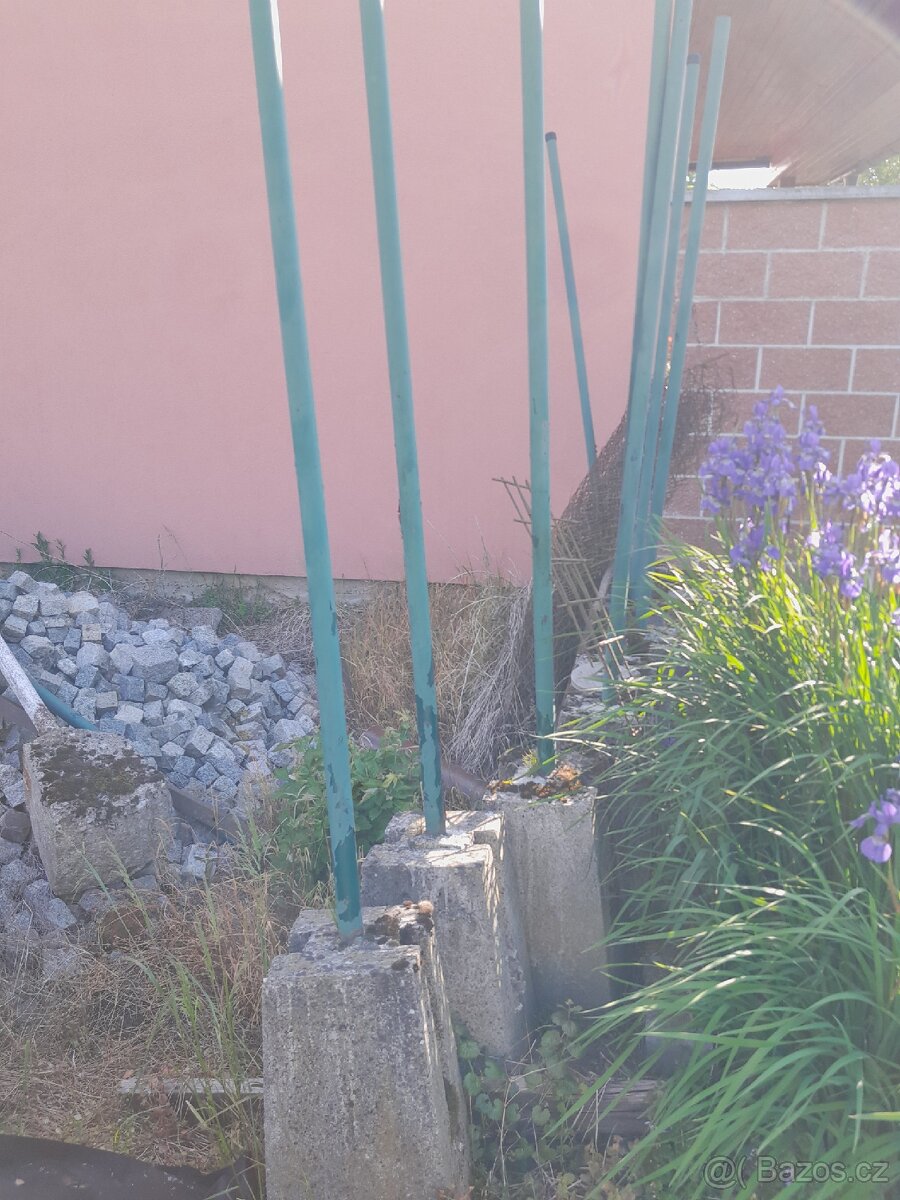Plotové sošky