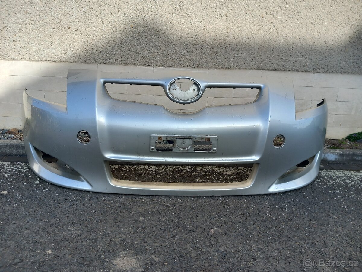 Nárazník pro Toyota AURIS 10/2006-2010