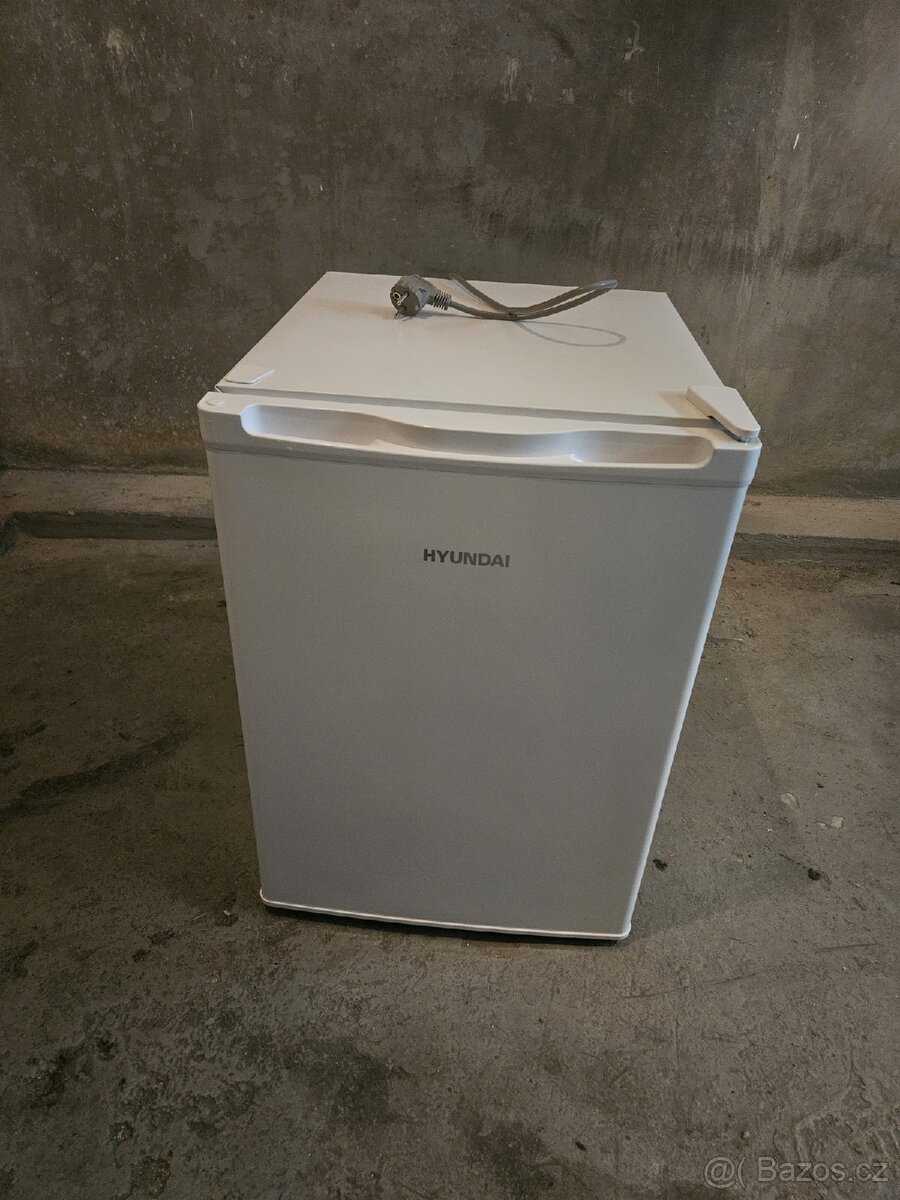 Malá lednička Hyudaai