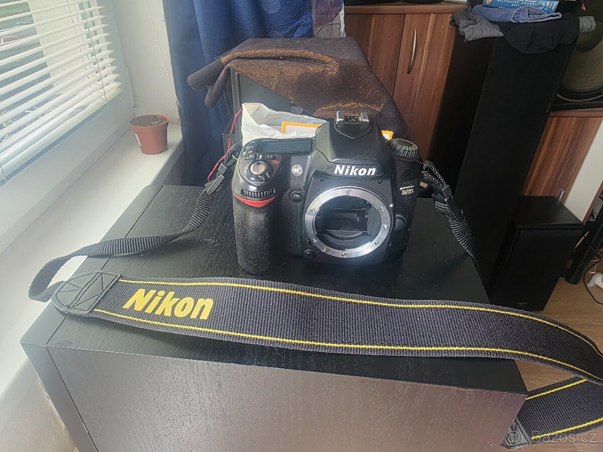 NIKON D 80