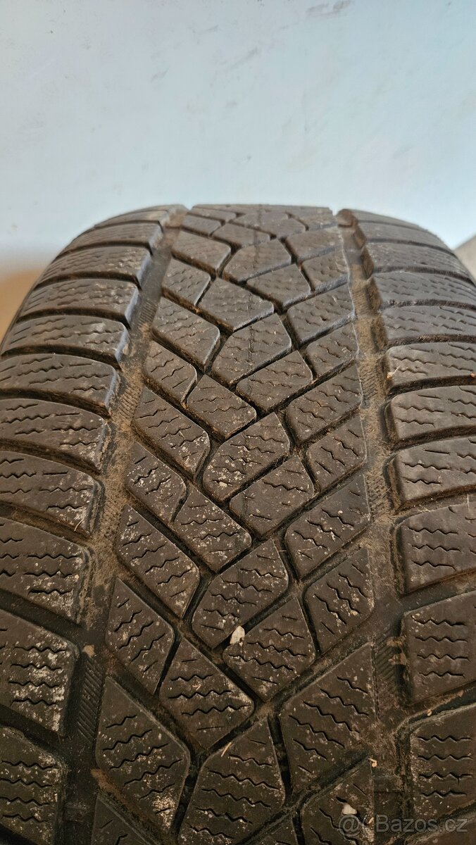 Apollo Aspire XP Winter 225/45 R17 zimni pneu