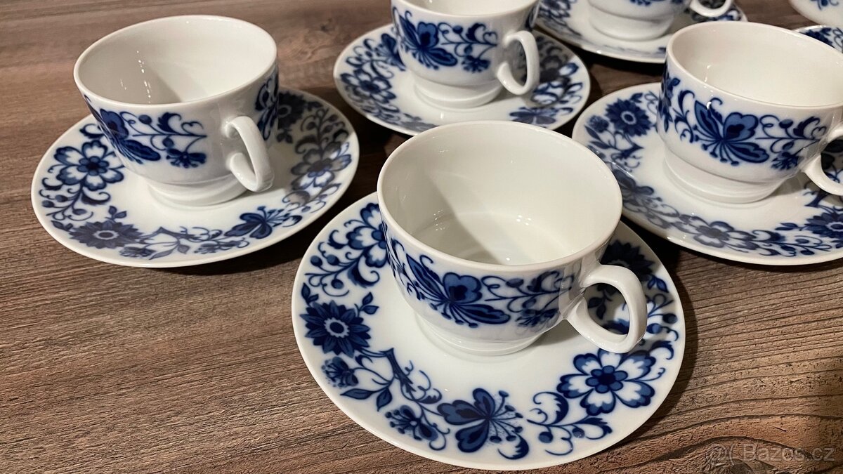 Kávový servis Porcelaine Fine de Bohême (cibulák)