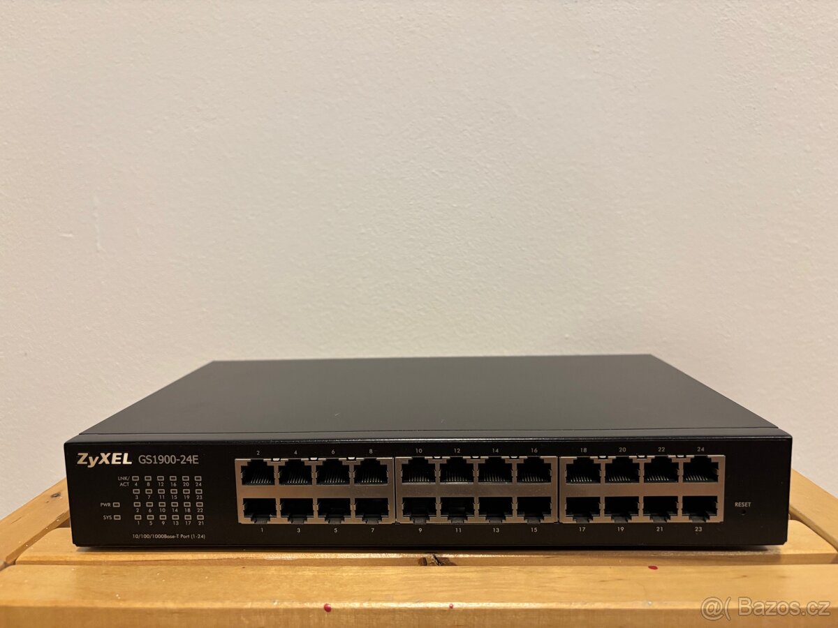 ZyXEL GS1900-24E, TOP STAV