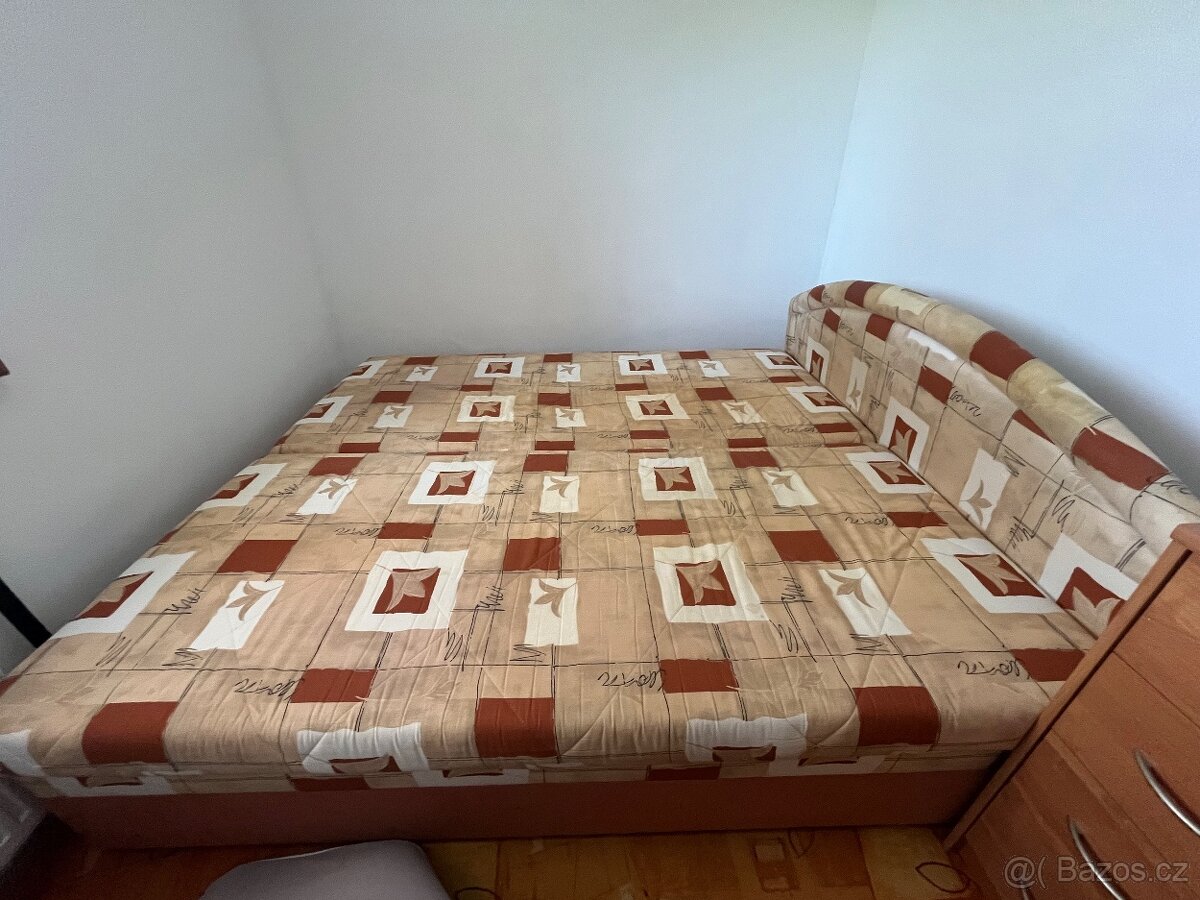 Postel 180x200 s úložným prostorem