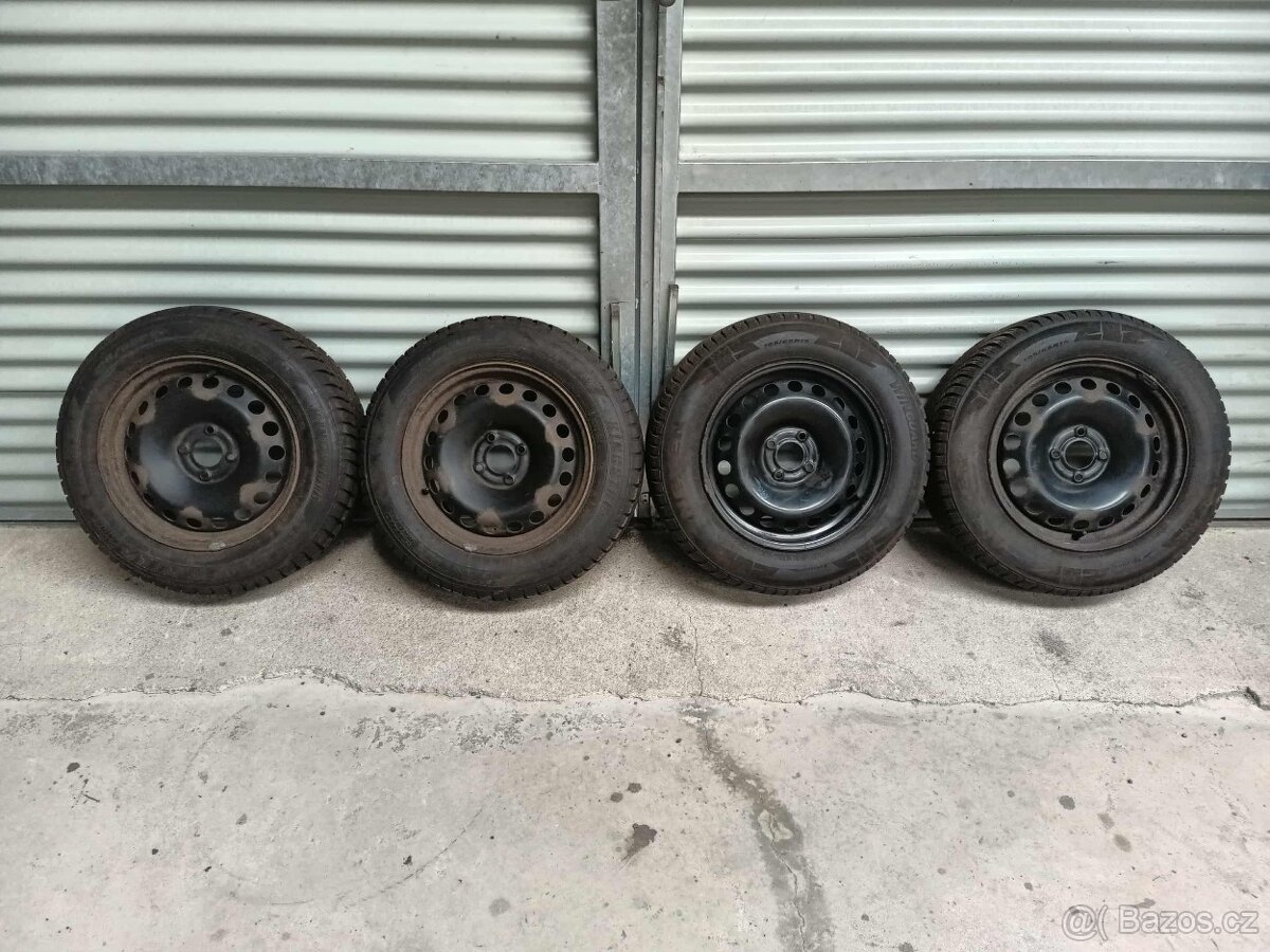 ZIMNÍ PNEU + DISKY 15" ...RENAULT DACIA 195/65 R15