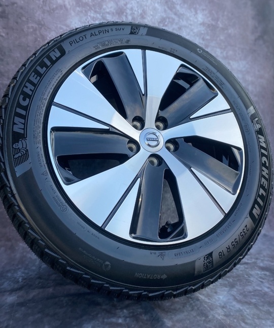 NOVÁ Originální Alu kola Volvo XC40,V90 CC 235/55/18 DOT21