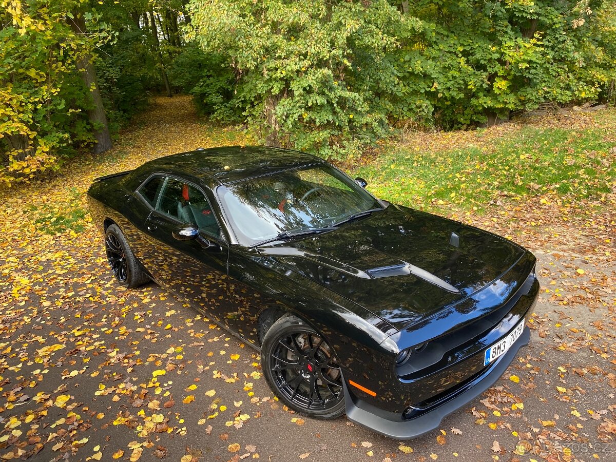 Dodge Challenger 5.7 HEMI r.v. 2017