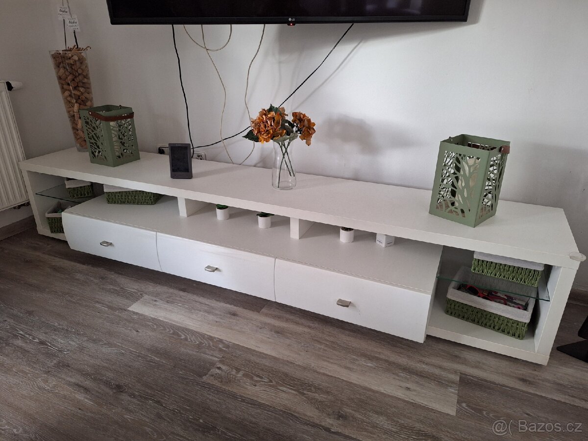 Obývací stěna + konferenční stolek