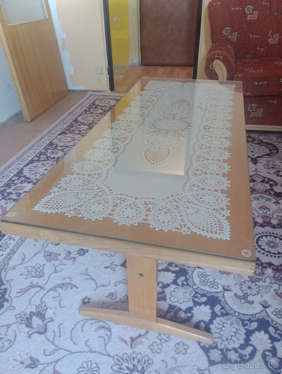 Konferenční stolek se sklem – za odvoz (Zubří)