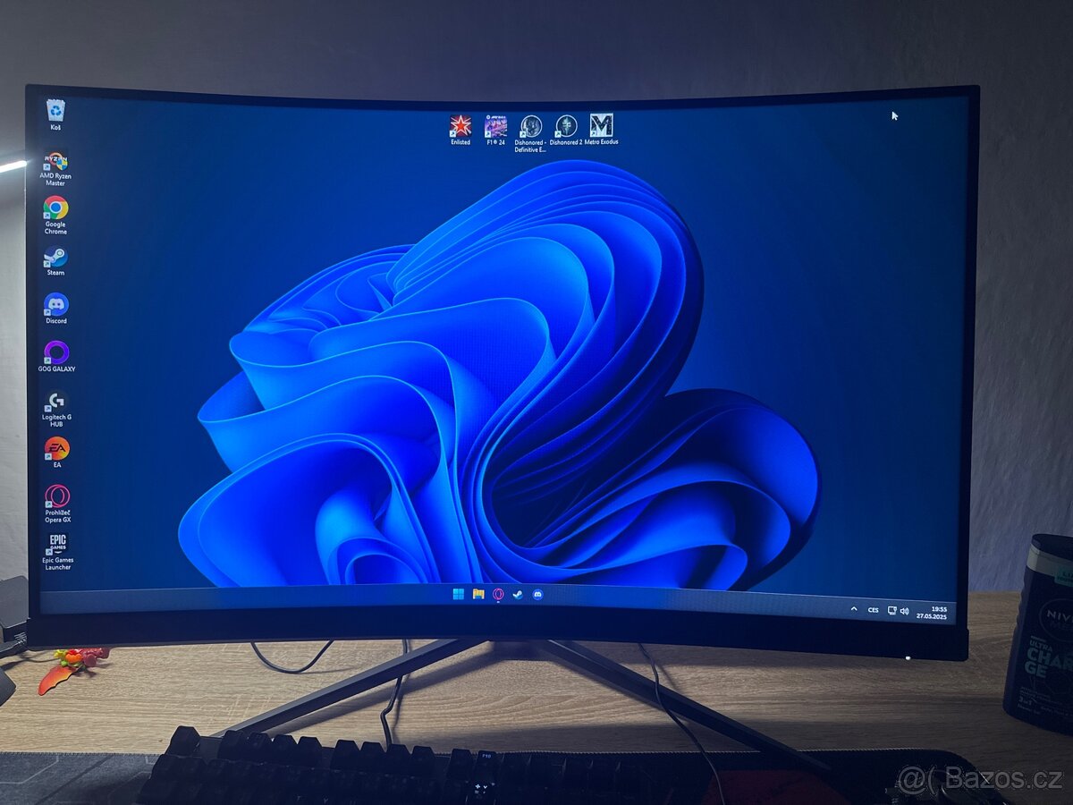 Herní monitor MSI G32 31,5