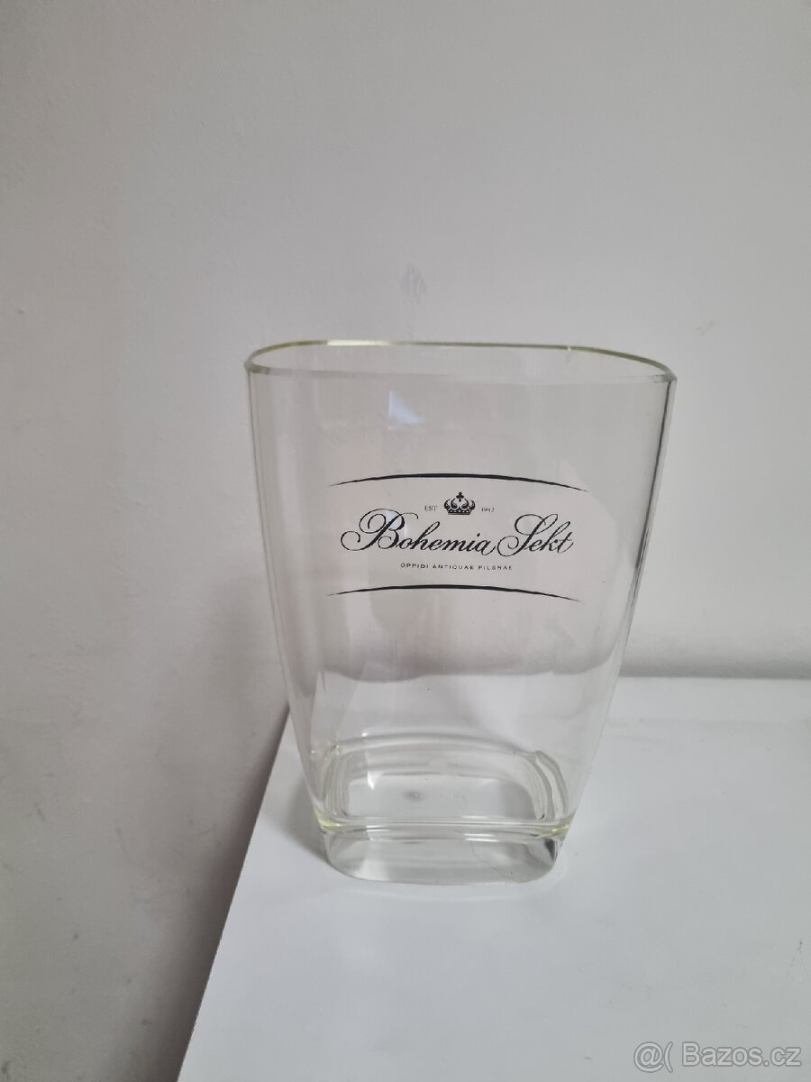 Chladící nádoba na sekt plastová