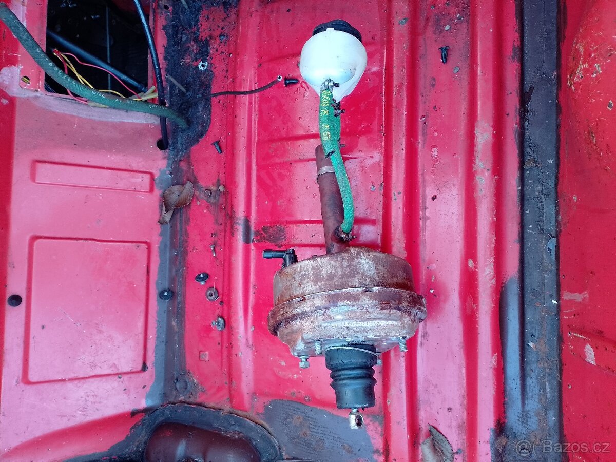 Škoda 105L 120L 130L Rapid posilovač brzd