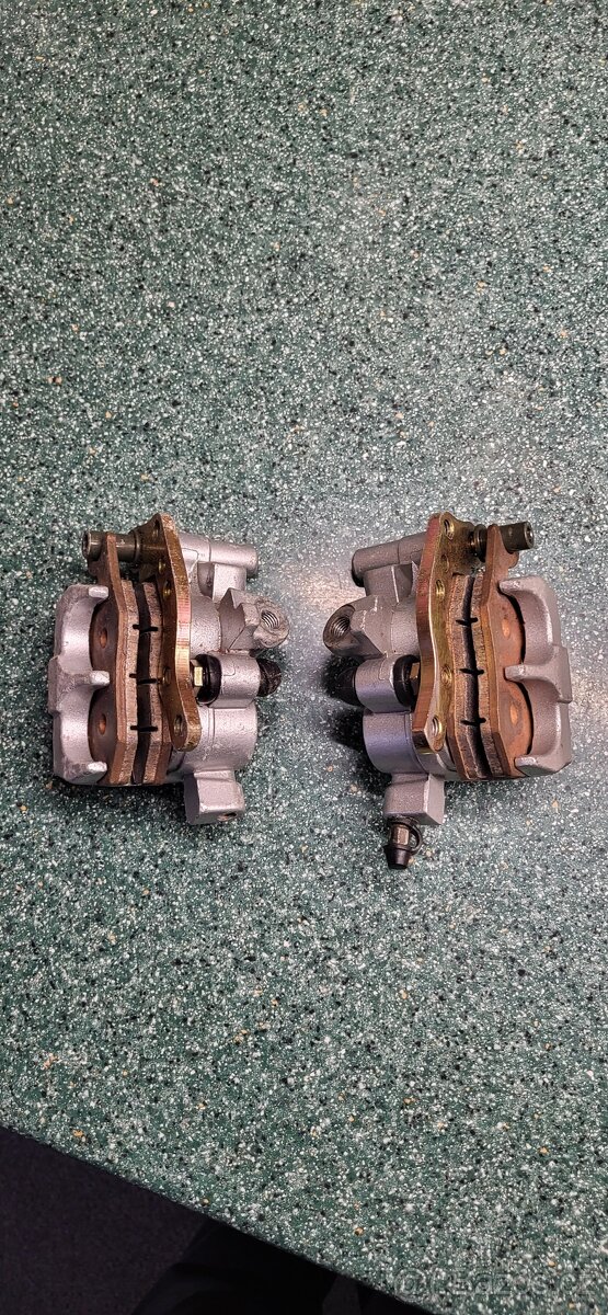 Suzuki LTR 450 - nové přední brzdy