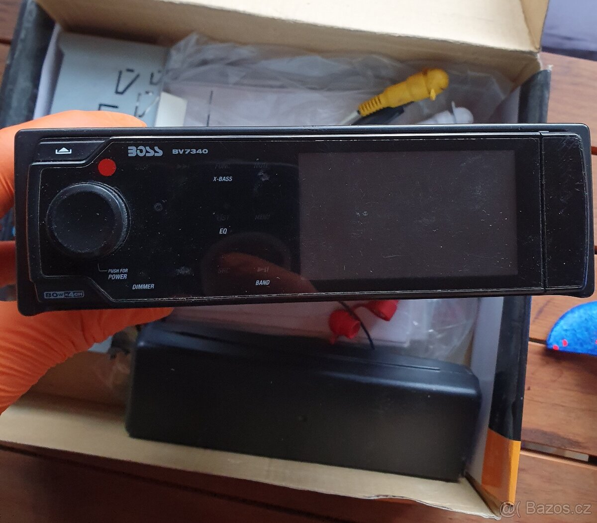 Prodám kvalitní autorádio Boss