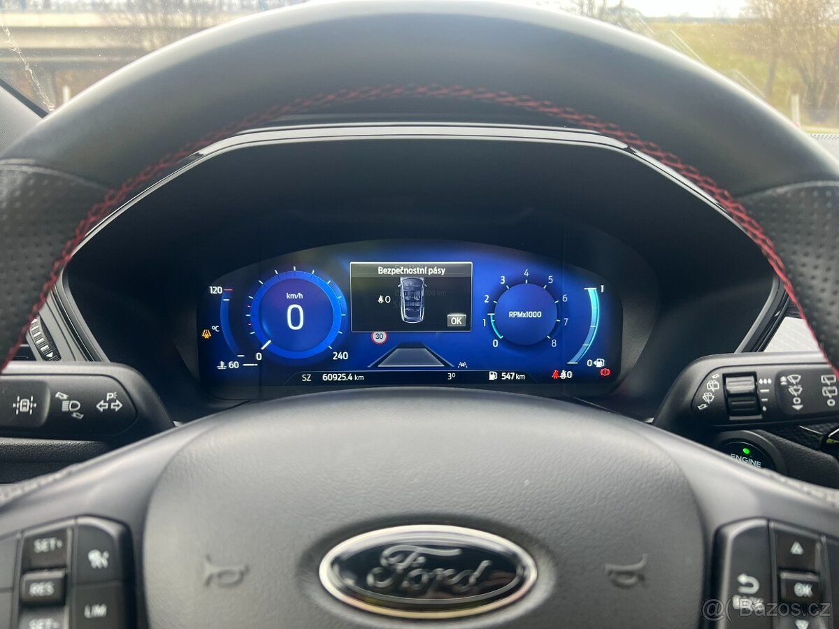 Ford Kuga ST LineX, 1,5 110kW, manuál. TOP STAV. NEBOURANÉ