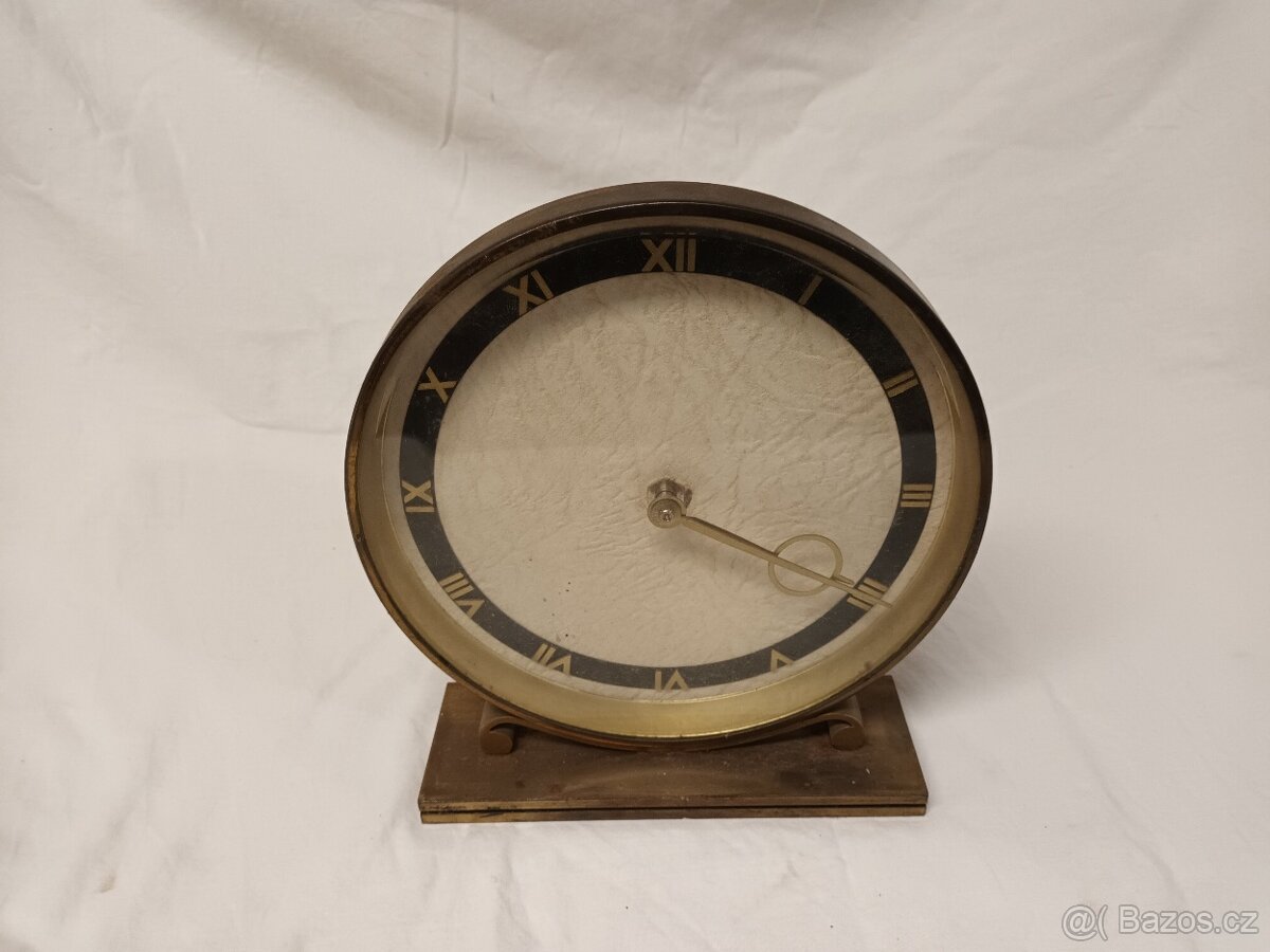 Staré bateriové hodiny