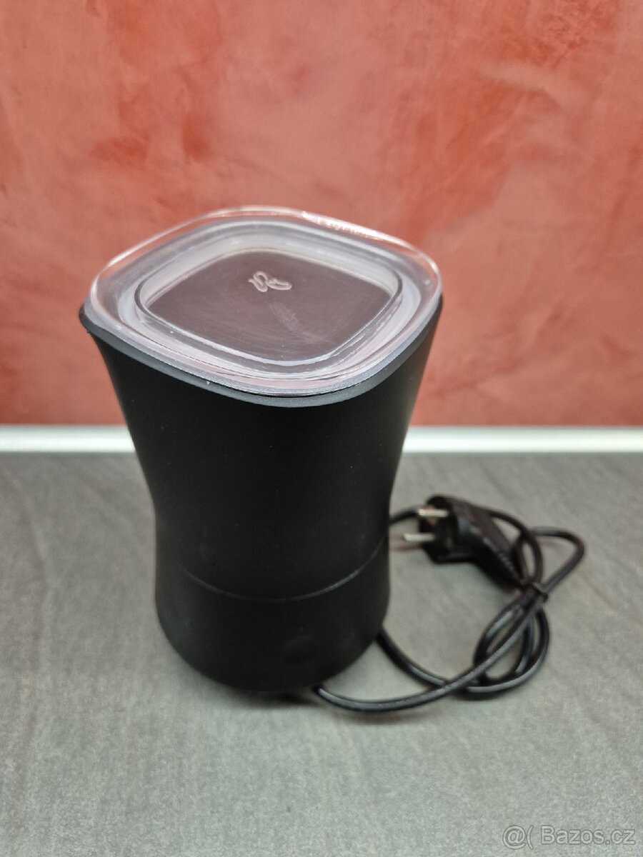 Elektrický pěnič mléka Tchibo