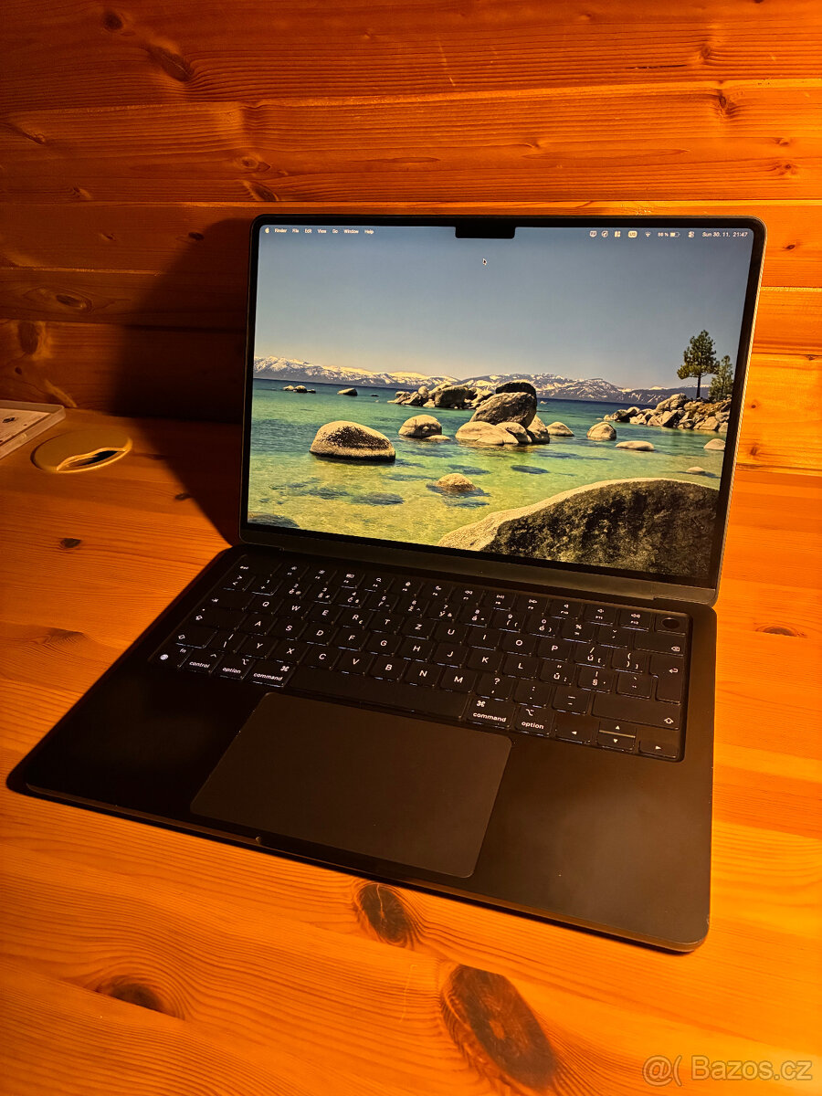 MacBook Air M3 + HDMI redukce ZDARMA