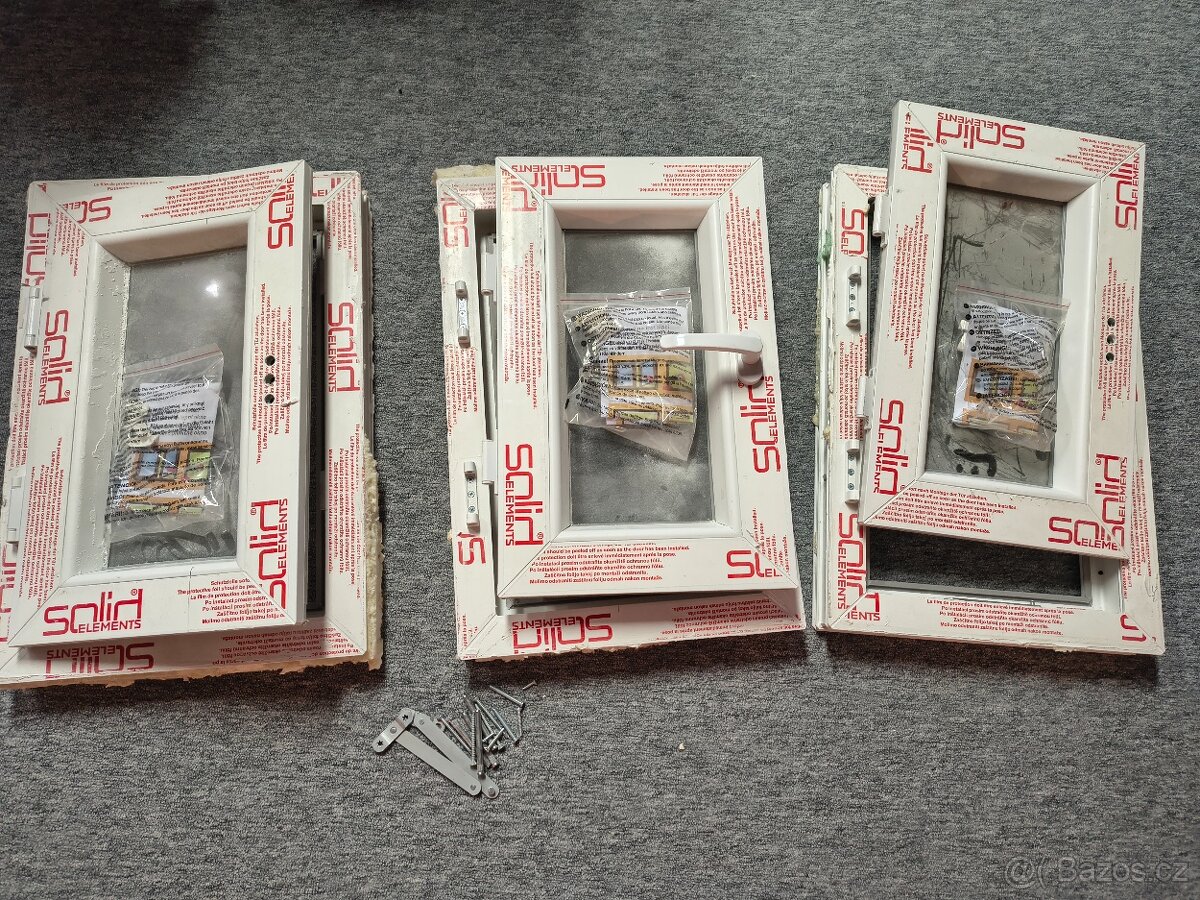 3x sklepní okno 40x60 cm Solid elements