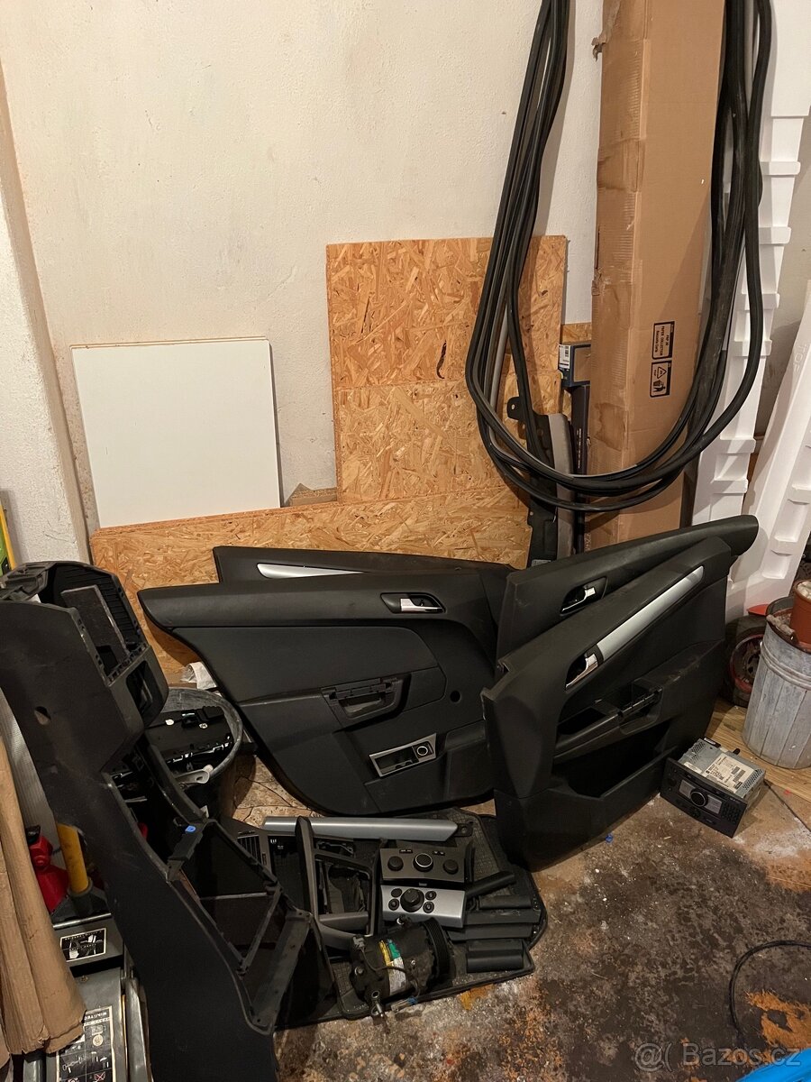 Interiér Opel Astra