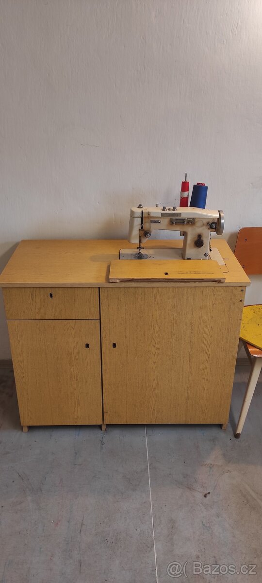 Šicí stroj Lucznik