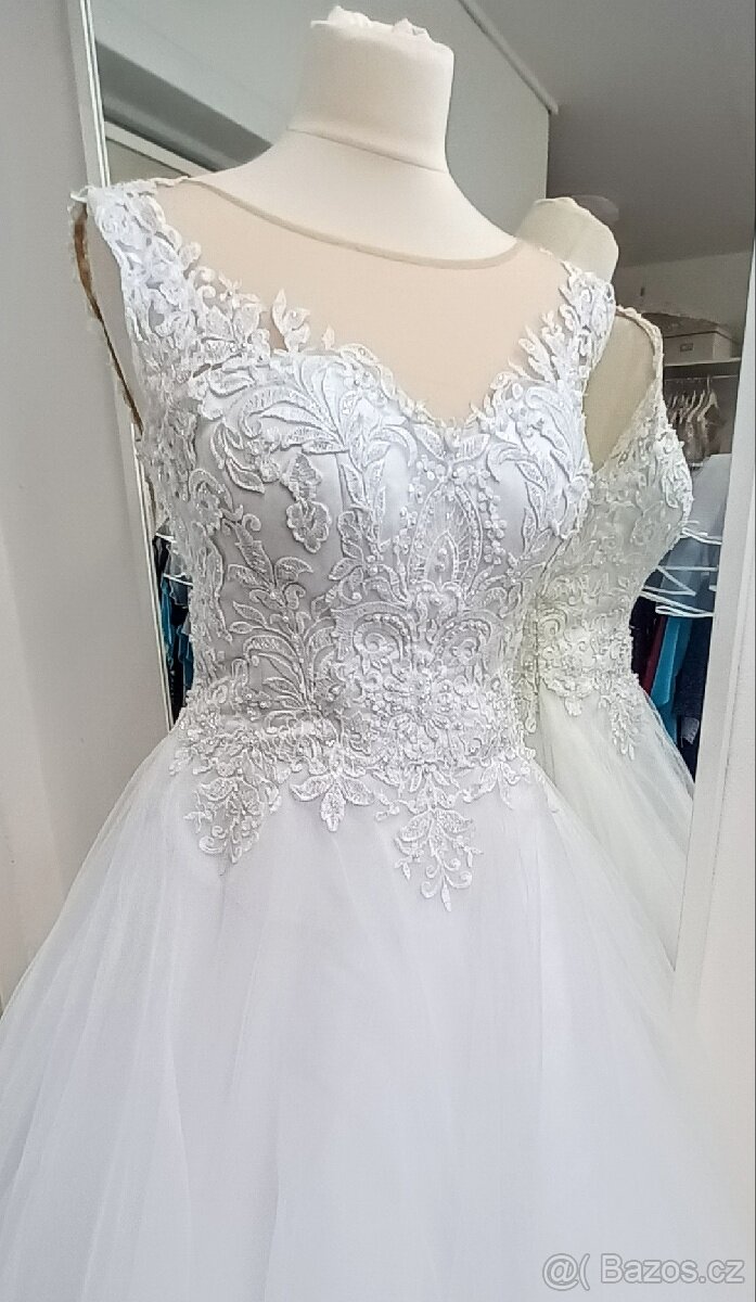 XS-S Krajkové svatební šaty NATALI