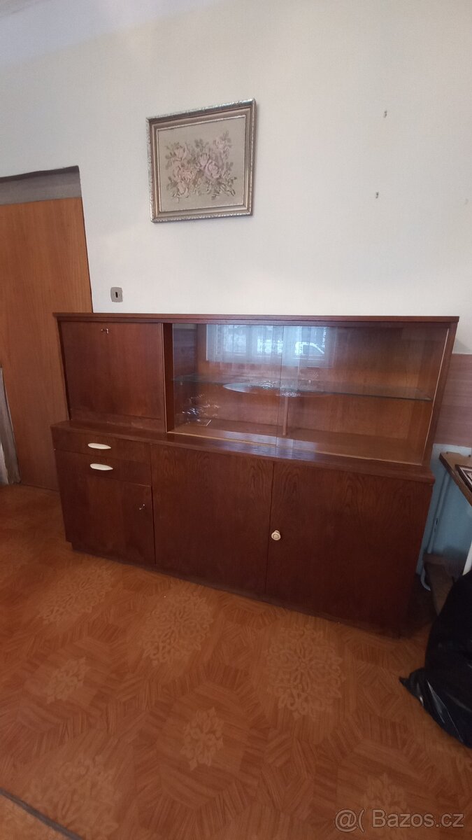 Starožitný sekretář
