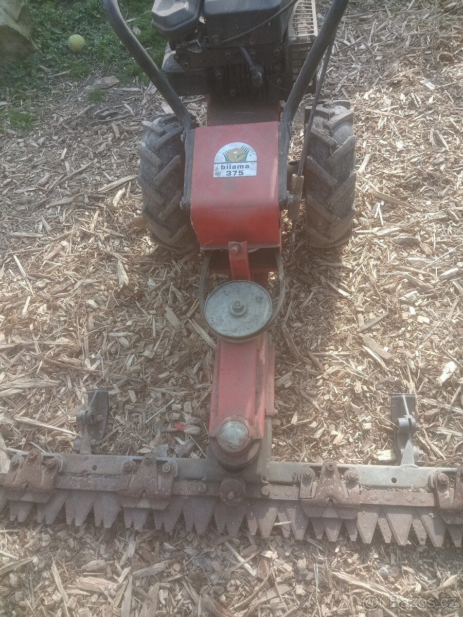 Prodám lištovou sekačku s pohonem.