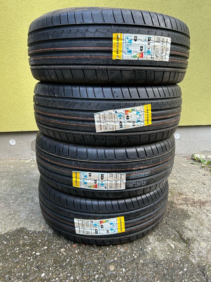 NOVÉ pneu 235/65/17 104W