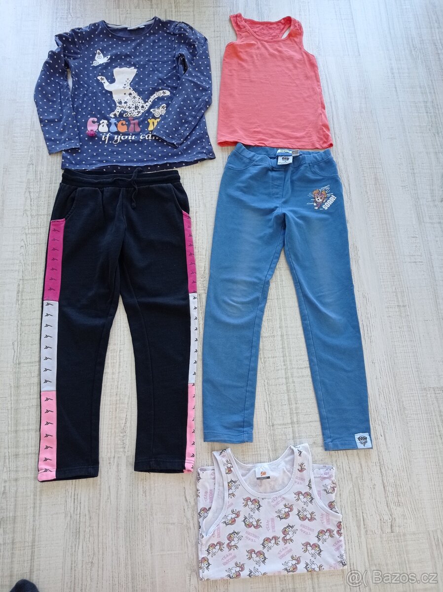 Set dívčího oblečení v. 134/140