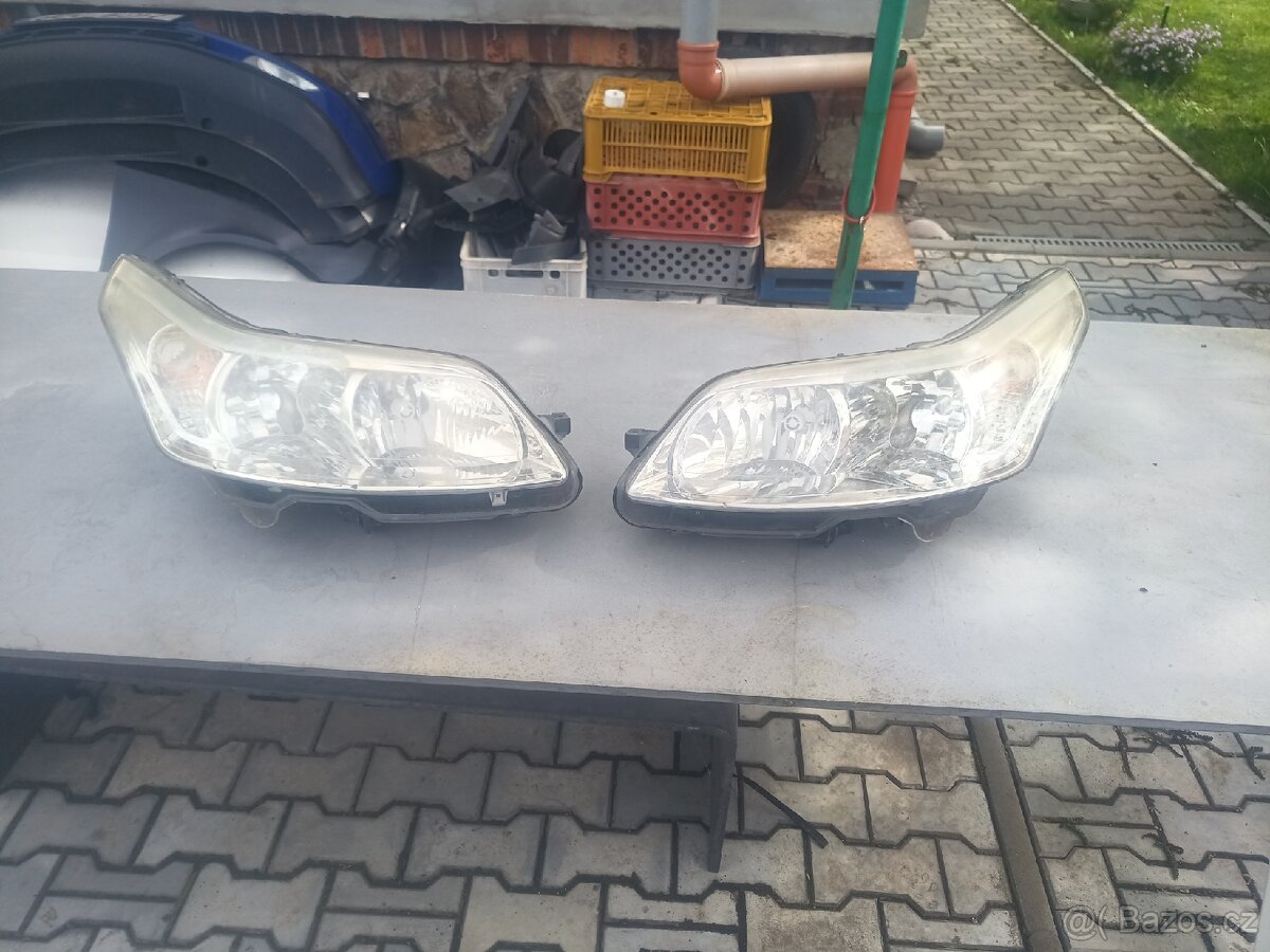 Světla Citroen C4