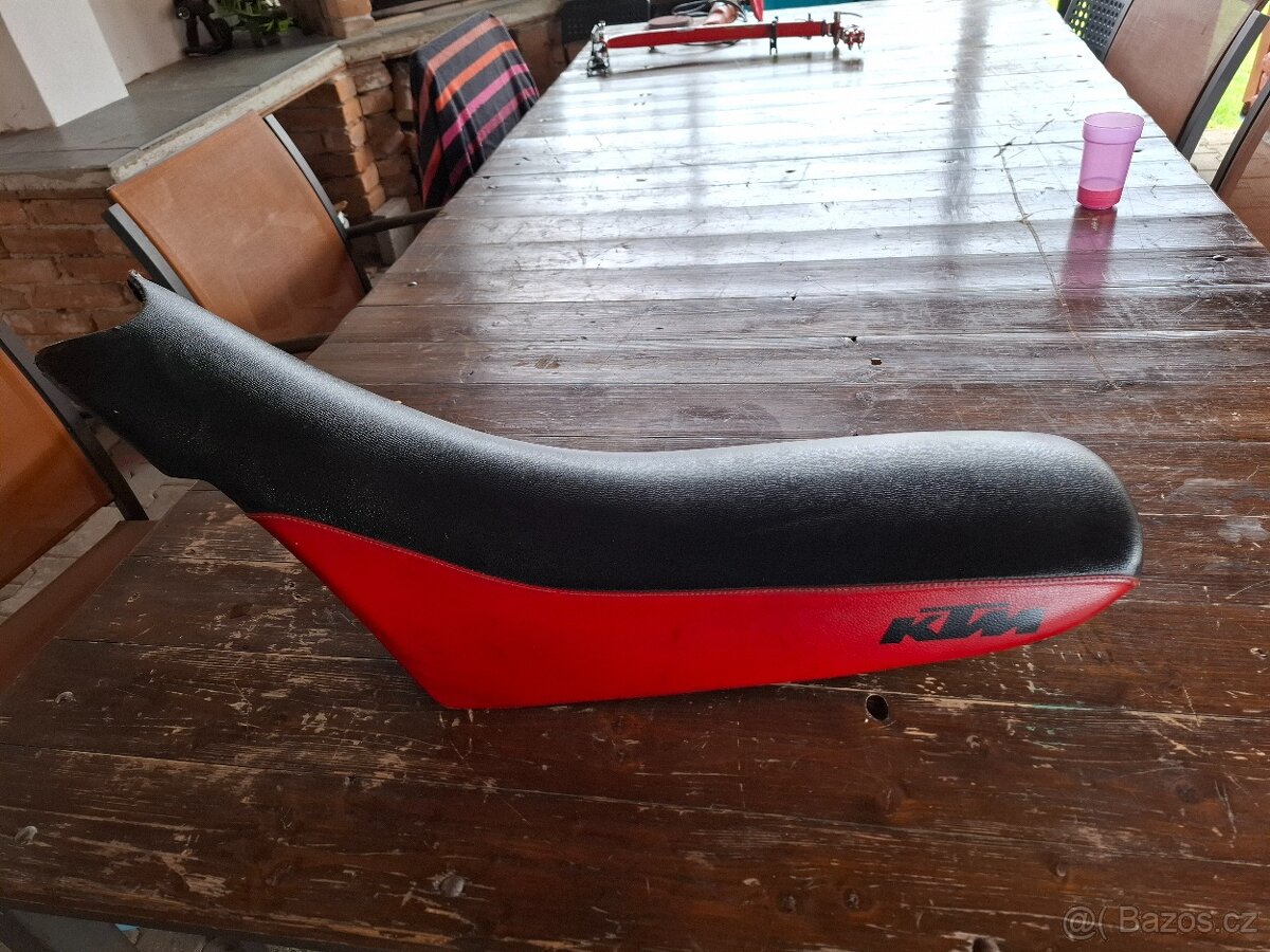 KTM LC4 sedlo