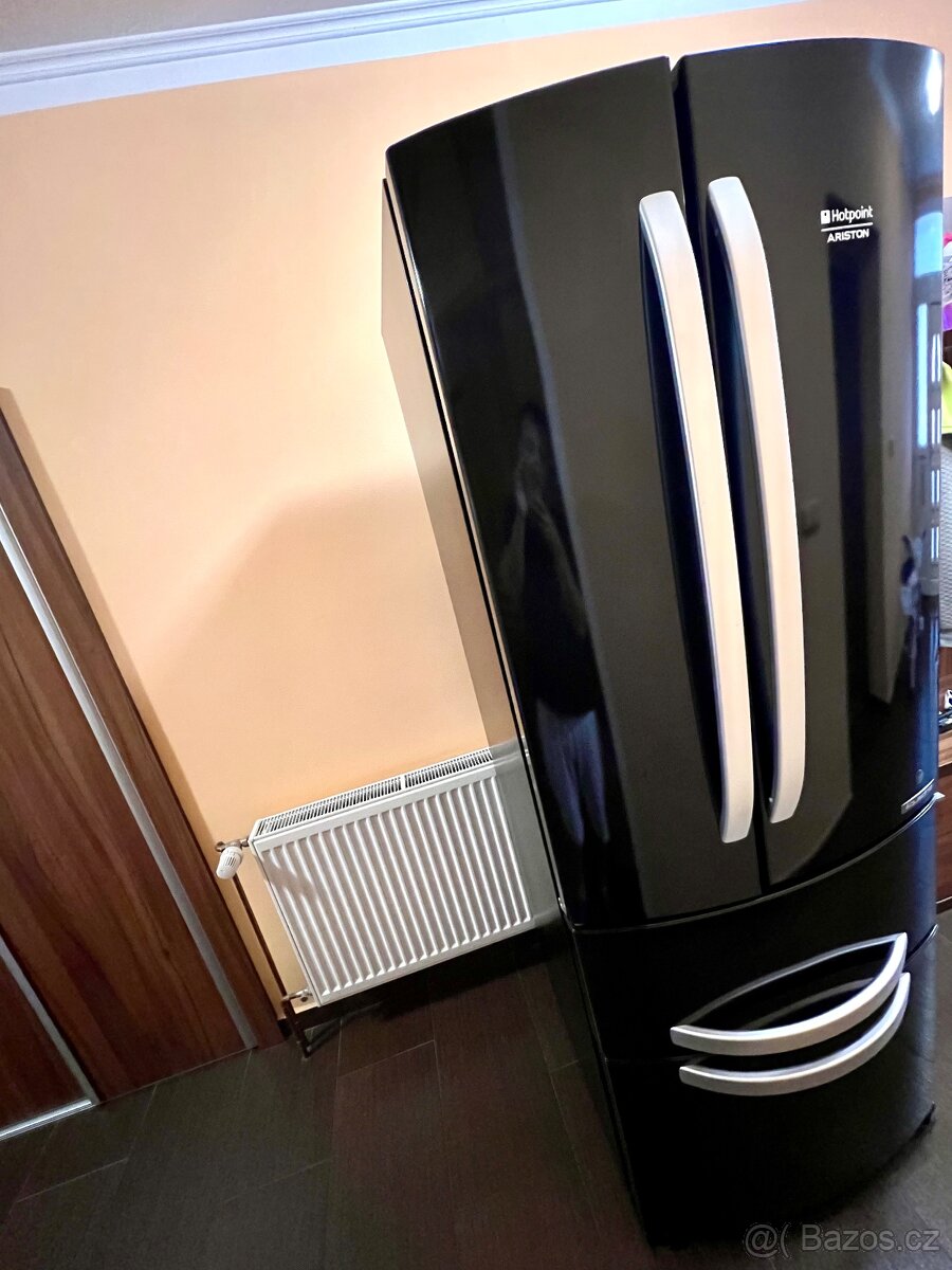 Americká lednická Hotpoint Ariston.Nefunkční.