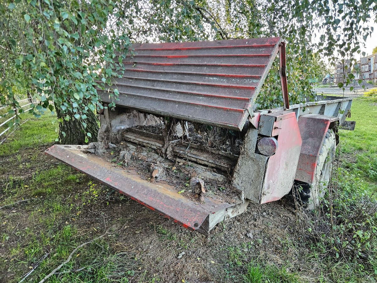 Rozmetadlo hnoje RUR5