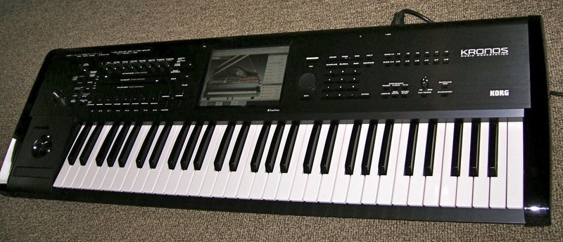 Korg Kronos 61 s příslušenstvím a OVP