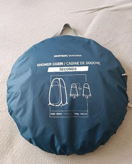 Nový sprchový stan DECATHLON, doplněk při kempování