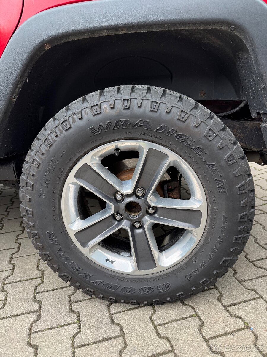 DISKY JEEP R18 + PNEU