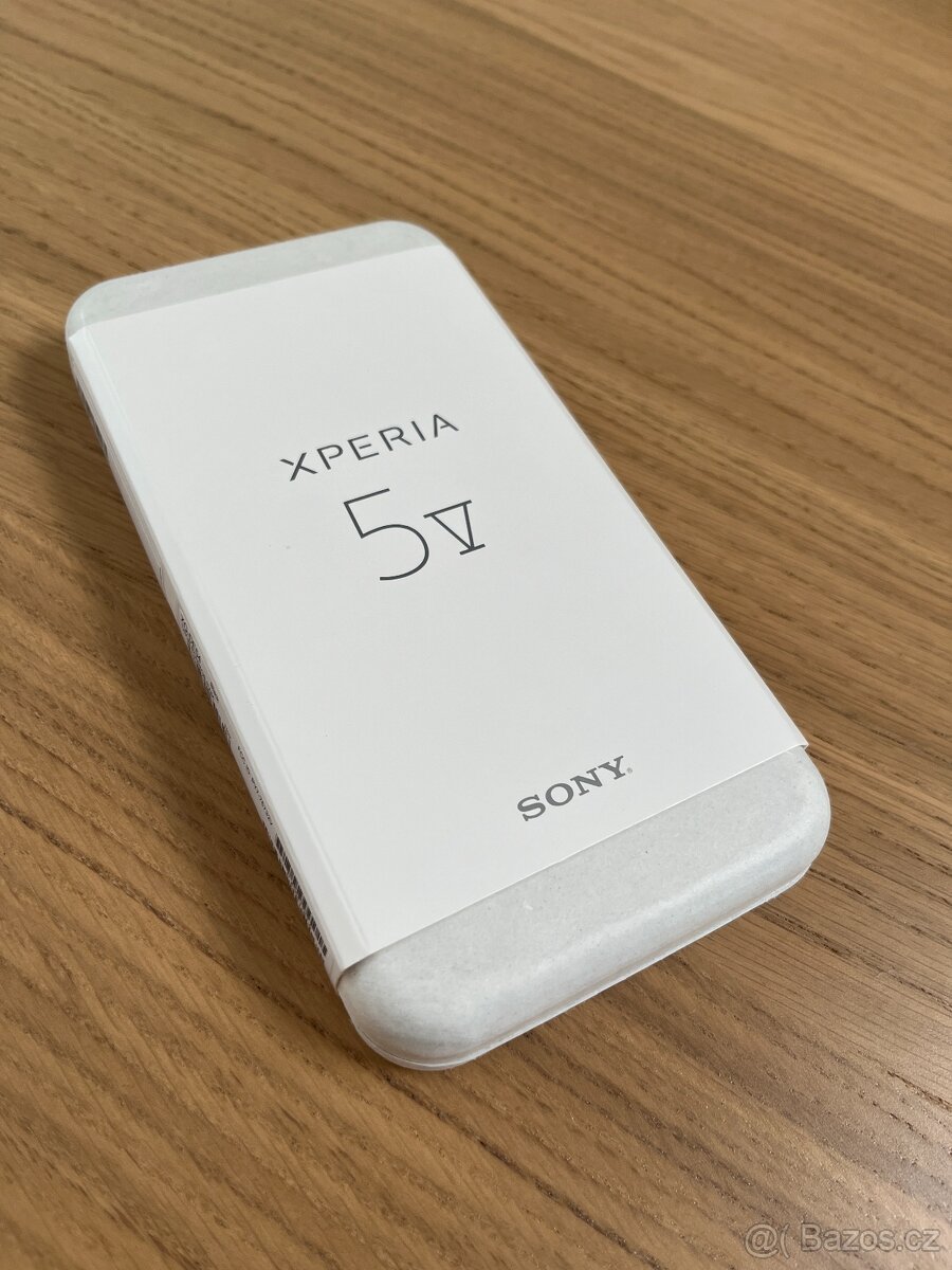 Xperia 5 V - černý (XQ-DE54)