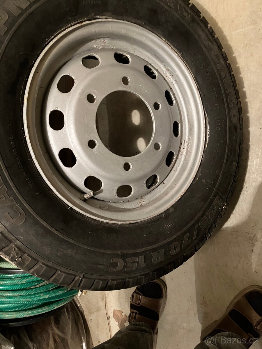 prodám2ks kola 225x70x15C ford transit, 6-ti díra+2ksdaruji