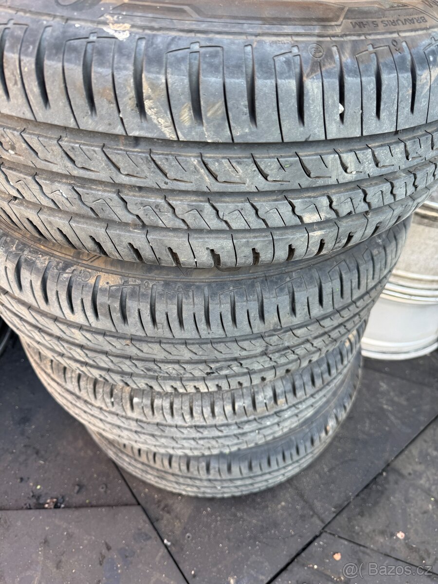 Plechové kola r15 zánovní pneu