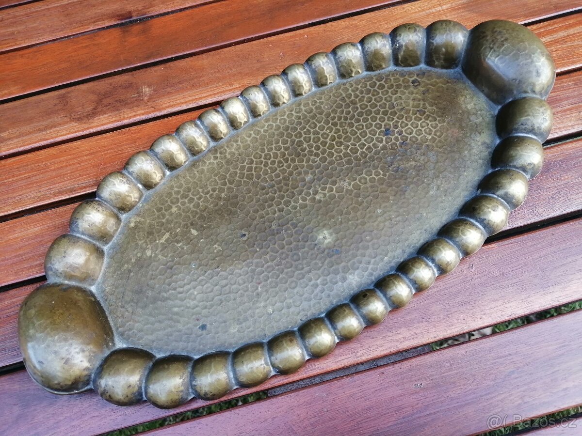 Mosazný tác