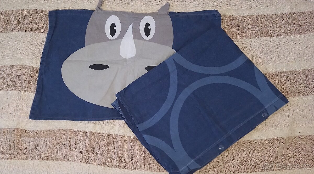 Různé dětské povlečení do postýlky .