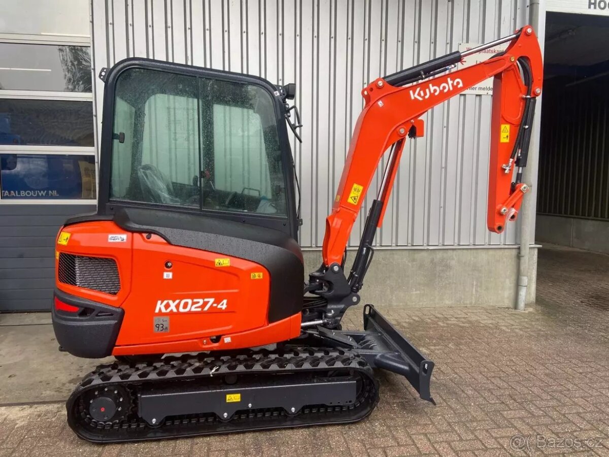 Minibagr Kubota KX027-4