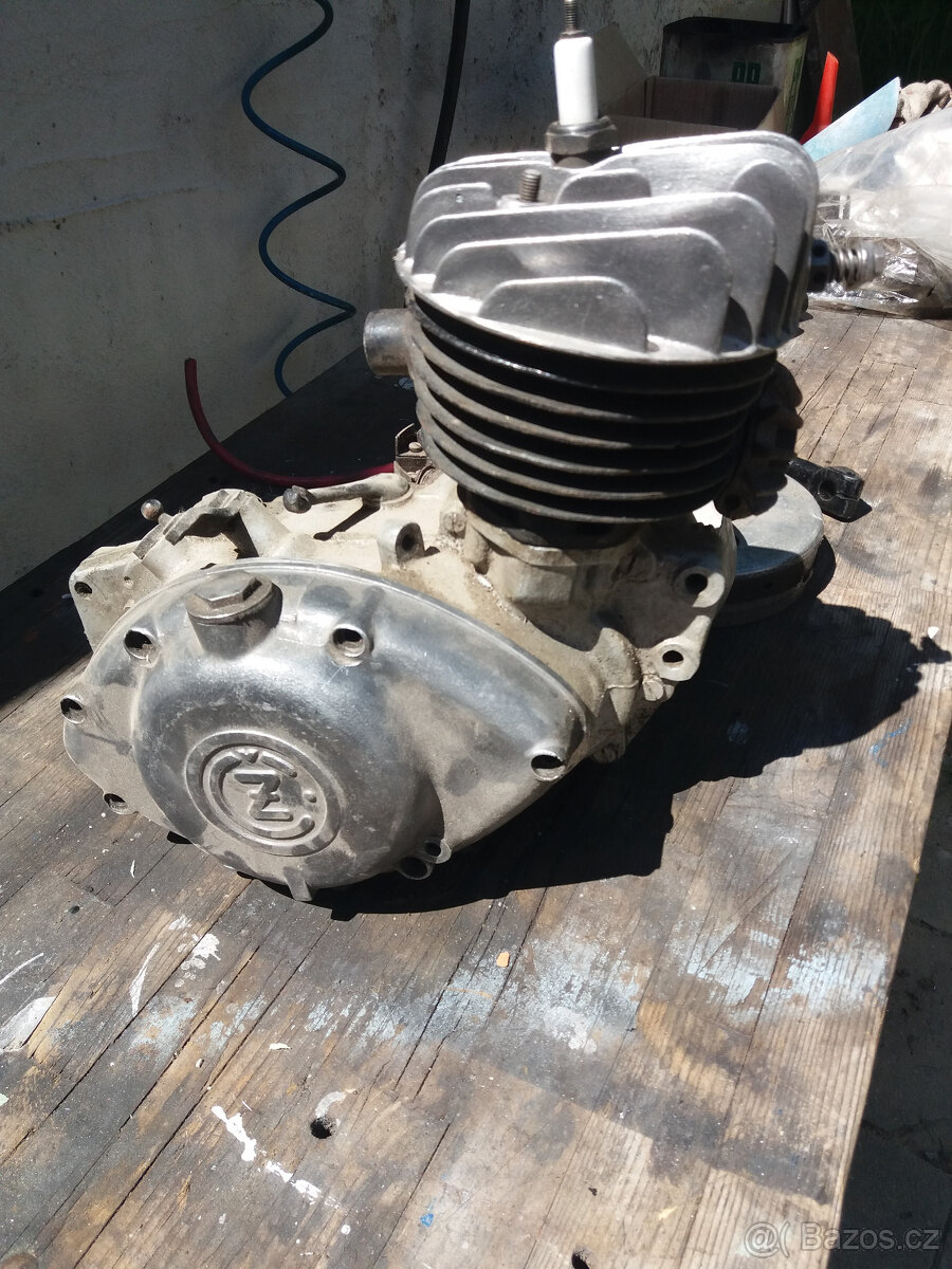 Motor čz 80. Motor pro motokolo čz 80.