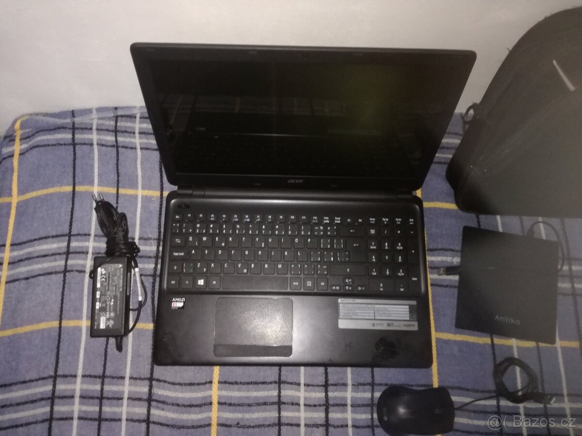 Dvoujjadrový notebook, Windows 10, 6 GB RAM, 500 GB HDD.