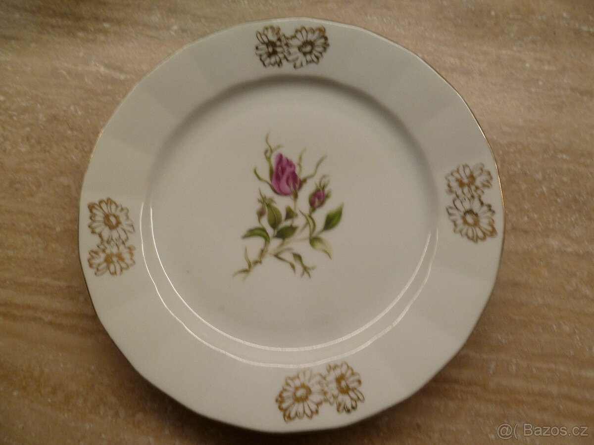 Nová sada talířů, český porcelán levně