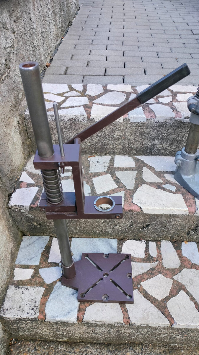Stojan na vrtačku.