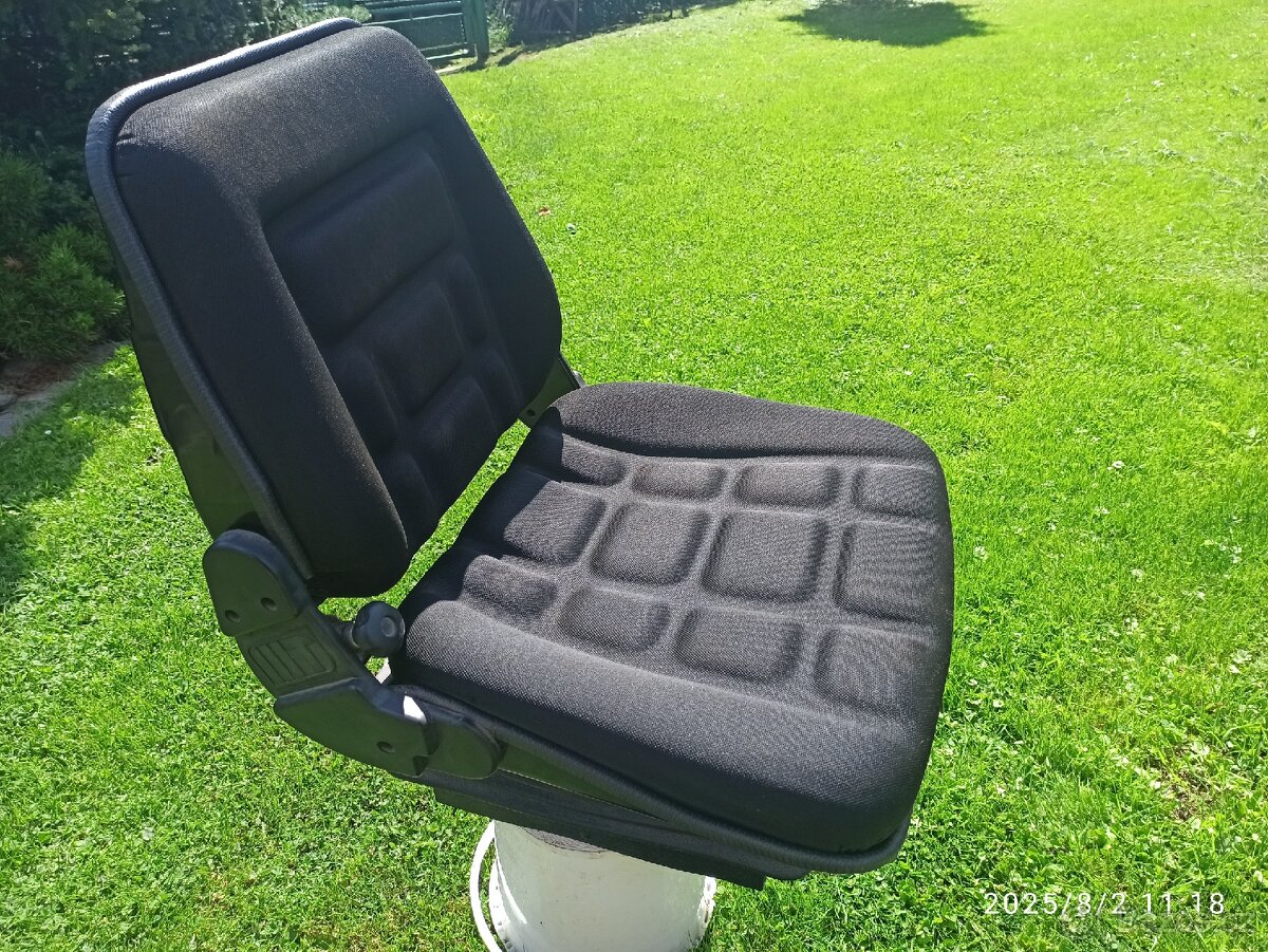 Sedačka na traktor